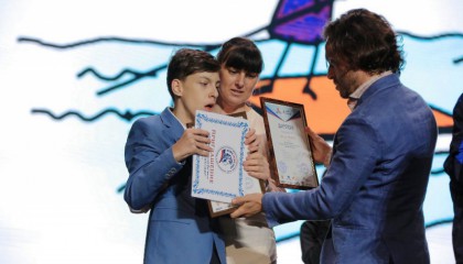 15-летний Михаил Непипа с ДЦП стал победителем на конкурсе чтецов в Москве